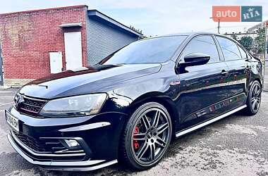Седан Volkswagen Jetta 2017 в 