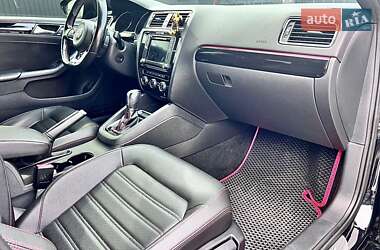 Седан Volkswagen Jetta 2017 в 