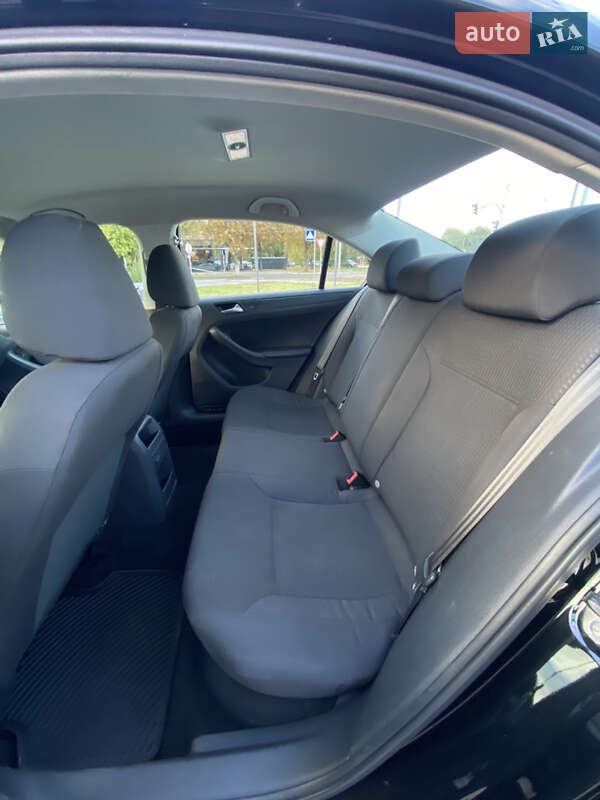 Седан Volkswagen Jetta 2015 в Киеве