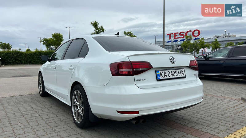 Седан Volkswagen Jetta 2017 в Киеве