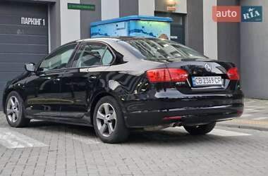 Седан Volkswagen Jetta 2013 в 
