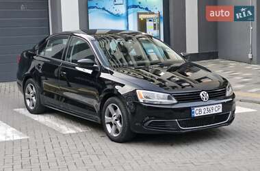 Седан Volkswagen Jetta 2013 в 