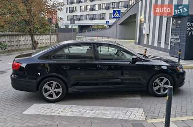 Седан Volkswagen Jetta 2013 в 