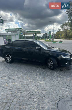 Седан Volkswagen Jetta 2012 в 