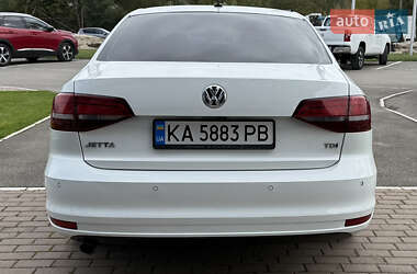 Седан Volkswagen Jetta 2016 в 