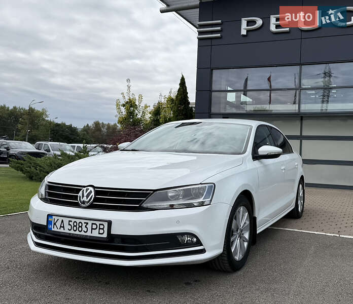 Седан Volkswagen Jetta 2016 в Киеве