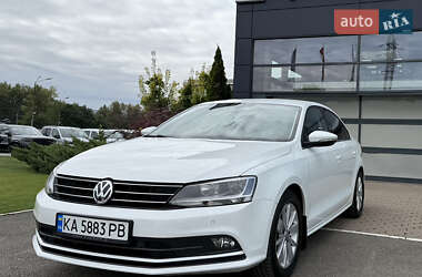 Седан Volkswagen Jetta 2016 в 