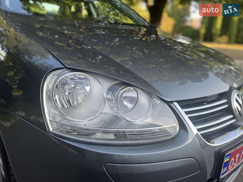 Седан Volkswagen Jetta 2007 в Рівному