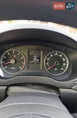 Седан Volkswagen Jetta 2013 в 