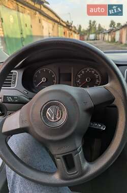 Седан Volkswagen Jetta 2013 в 