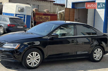 Седан Volkswagen Jetta 2016 в 