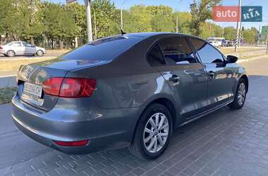 Седан Volkswagen Jetta 2011 в 