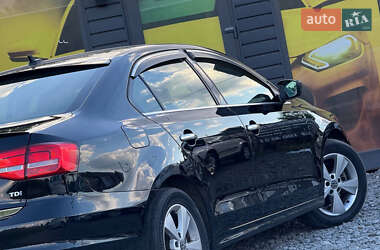 Седан Volkswagen Jetta 2014 в 