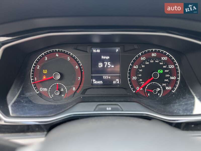 Седан Volkswagen Jetta 2019 в Киеве