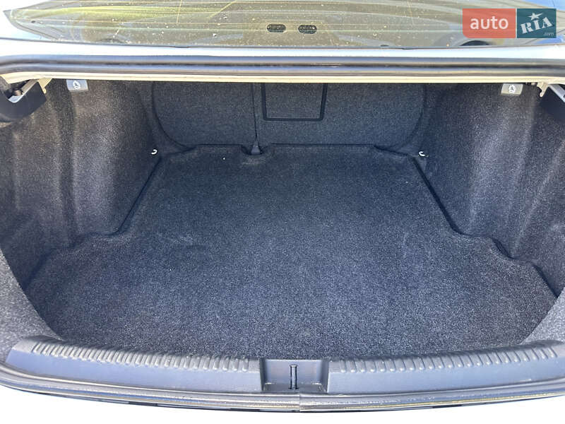 Седан Volkswagen Jetta 2014 в Одесі