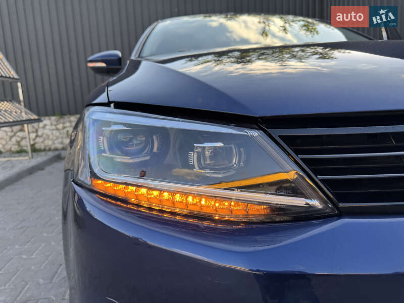 Седан Volkswagen Jetta 2013 в Тернополе