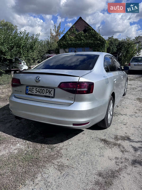 Седан Volkswagen Jetta 2016 в Новомосковську