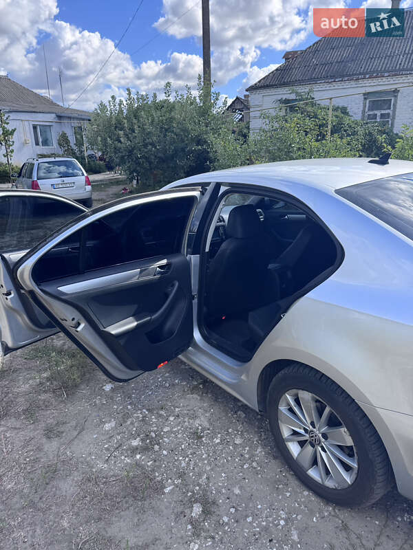 Седан Volkswagen Jetta 2016 в Новомосковську