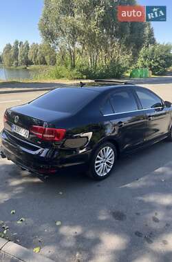 Седан Volkswagen Jetta 2014 в 