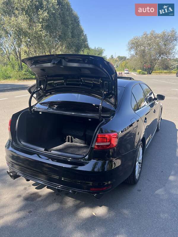 Седан Volkswagen Jetta 2014 в Києві фото 23 Седан Volkswagen Jetta 2014 в Києві
