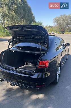 Седан Volkswagen Jetta 2014 в 