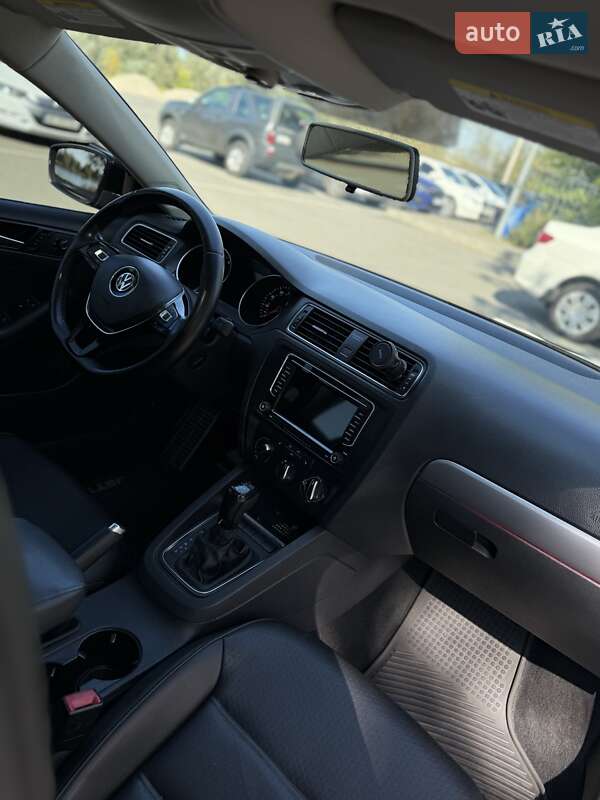 Седан Volkswagen Jetta 2014 в Києві фото 34 Седан Volkswagen Jetta 2014 в Києві