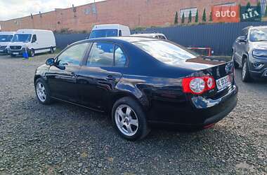 Седан Volkswagen Jetta 2010 в 