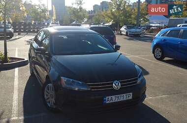 Седан Volkswagen Jetta 2015 в Києві