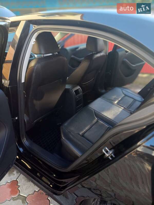 Седан Volkswagen Jetta 2015 в Залещиках фото 11 Седан Volkswagen Jetta 2015 в Залещиках