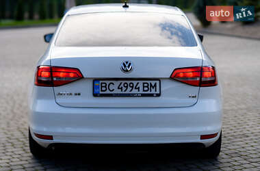 Седан Volkswagen Jetta 2015 в 