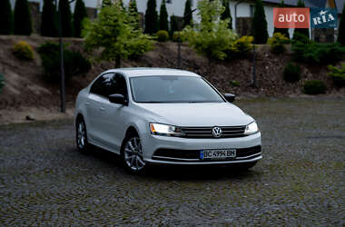 Седан Volkswagen Jetta 2015 в 