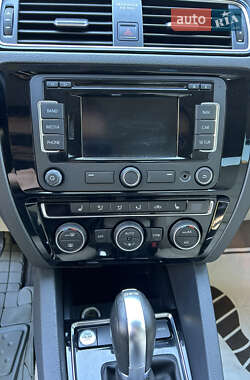 Седан Volkswagen Jetta 2015 в 