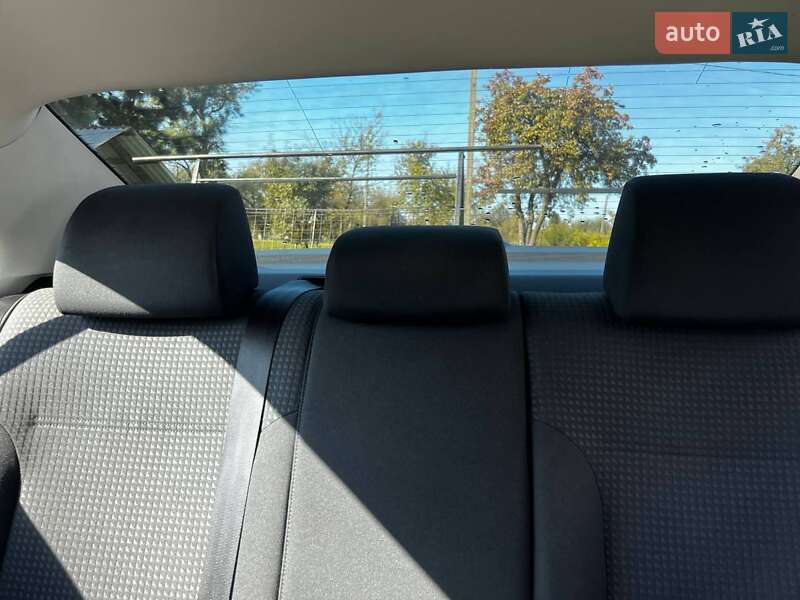 Седан Volkswagen Jetta 2016 в Львове