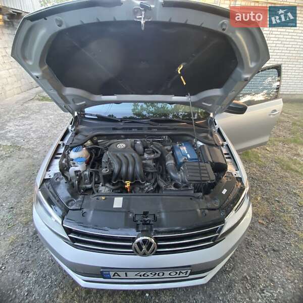 Седан Volkswagen Jetta 2015 в Києві