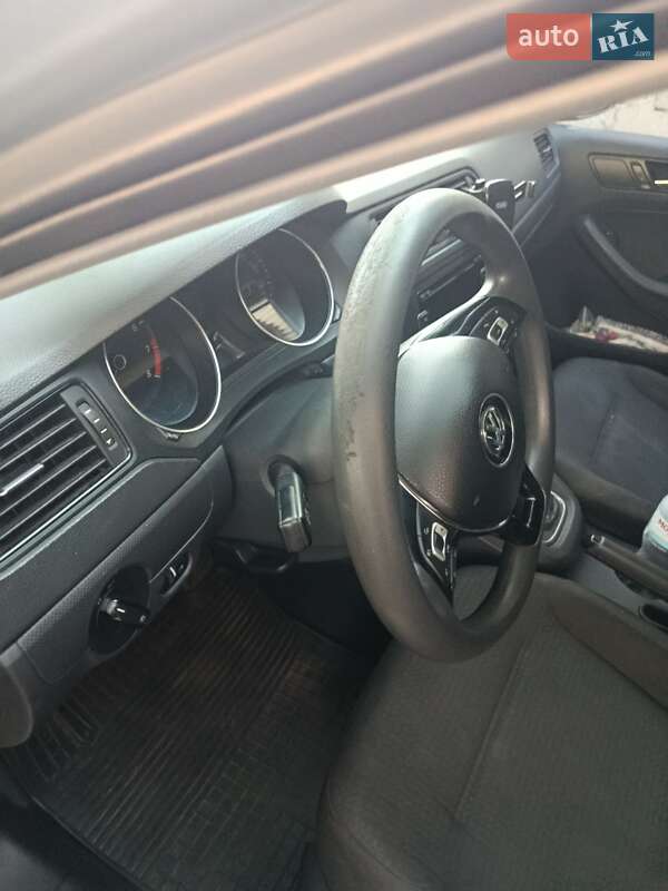 Седан Volkswagen Jetta 2015 в Києві