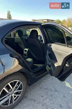 Седан Volkswagen Jetta 2014 в 