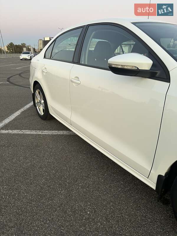 Седан Volkswagen Jetta 2016 в Києві фото 5 Седан Volkswagen Jetta 2016 в Києві