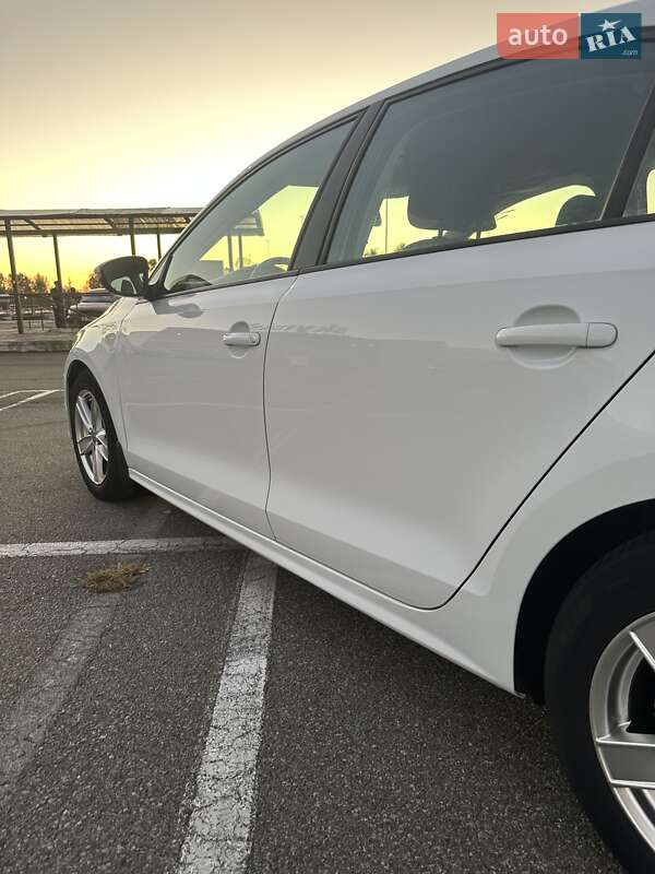 Седан Volkswagen Jetta 2016 в Києві фото 12 Седан Volkswagen Jetta 2016 в Києві