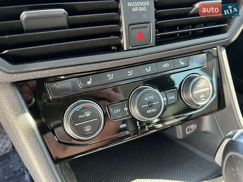 Седан Volkswagen Jetta 2018 в Чорткові