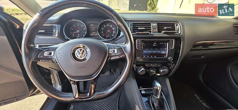 Седан Volkswagen Jetta 2015 в Києві