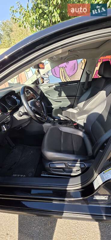 Седан Volkswagen Jetta 2015 в Києві
