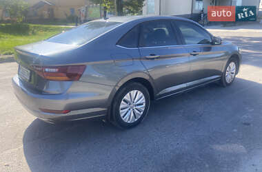 Седан Volkswagen Jetta 2018 в 