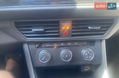 Седан Volkswagen Jetta 2018 в 