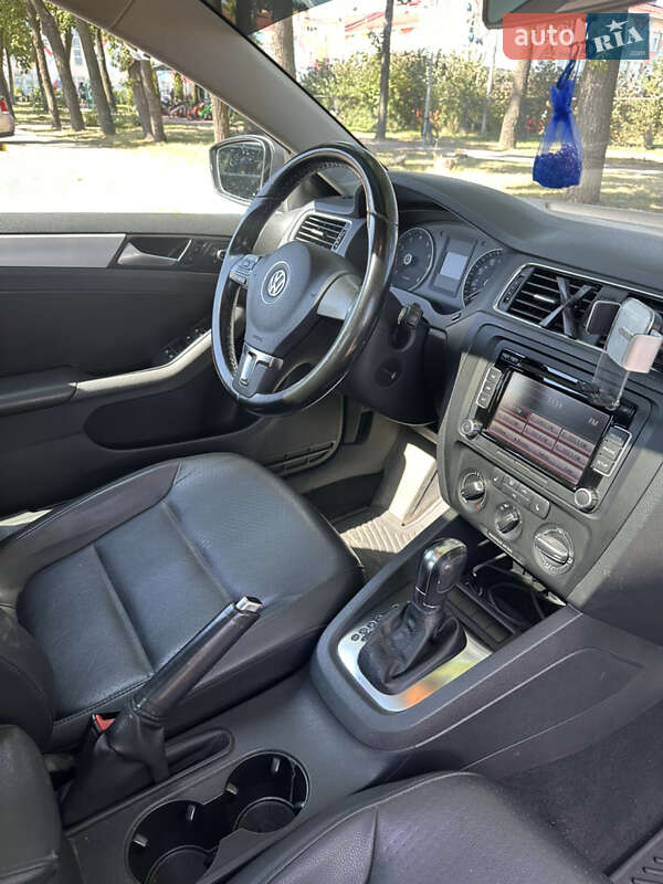 Седан Volkswagen Jetta 2013 в Киеве фото 14 Седан Volkswagen Jetta 2013 в Киеве