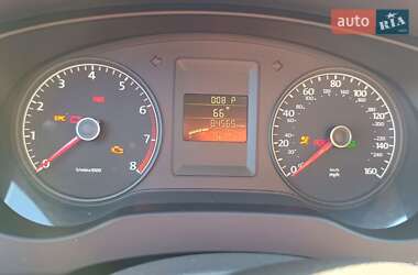 Седан Volkswagen Jetta 2014 в 