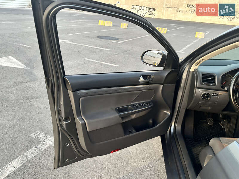 Седан Volkswagen Jetta 2007 в Львове