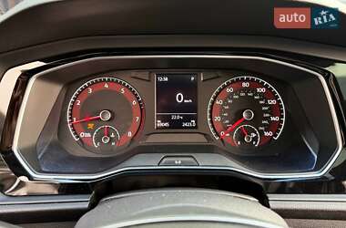 Седан Volkswagen Jetta 2020 в 