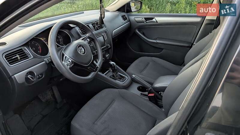 Седан Volkswagen Jetta 2016 в Львове