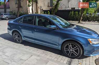 Седан Volkswagen Jetta 2015 в Ужгороде