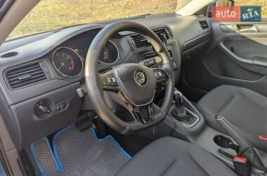 Седан Volkswagen Jetta 2015 в Ужгороде